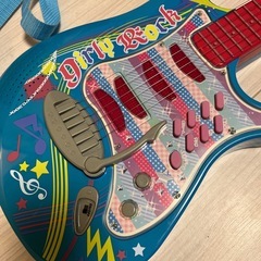 おもちゃのギターの画像