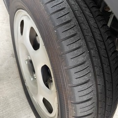 スズキ純正ホイールとタイヤの画像