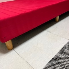 シングルベッド　赤の画像