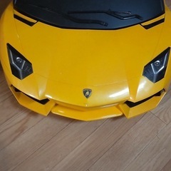 ランボルギーニアヴェンタドール子供乗用車ラジコンの画像