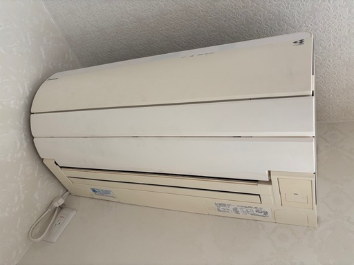 ダイキンエアコンうるるとさらら大容量 自動お掃除機能付き