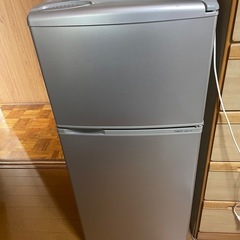 無料　小型冷蔵庫　AQUA111Cの画像