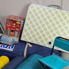 bb-キャンプ アウトドア用品 いろいろまとめて テーブル イス パラソルスタンド 火消つぼ コンロなどの画像