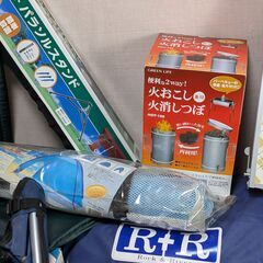 bb-キャンプ アウトドア用品 いろいろまとめて テーブル イス パラソルスタンド 火消つぼ コンロなどの画像