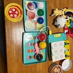 (無料)ピカチュウとおもちゃ差し上げます神奈川県平塚市より手渡し希望の画像