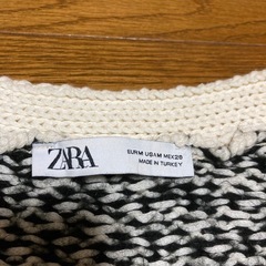 ZARA ニットショートカーディガン　Mの画像