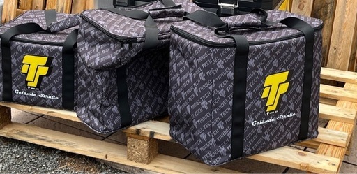 ＧＳアドベンチャーサーモユーティリティ
バック