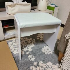 ドレッサー+いすの画像