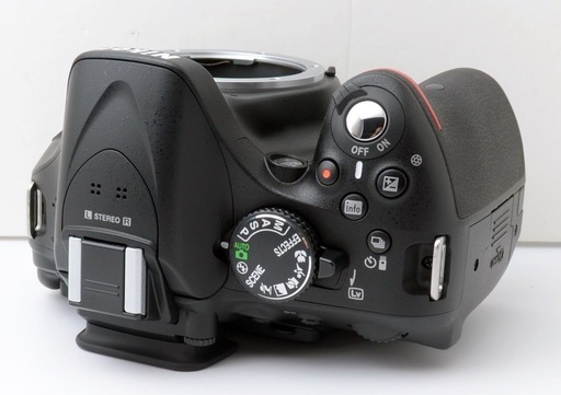 超美品！Nikon D5200★S数約650回★スマホ転送★望遠レンズ  1ヶ月動作補償あり！ 安心のゆうパック代引き発送！ 送料、代