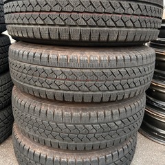 バリ山　ハイエース ブリヂストン VL1　195/65R15 スタッドレスタイヤの画像