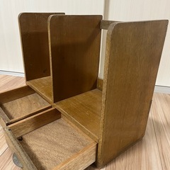 小さい本棚の画像