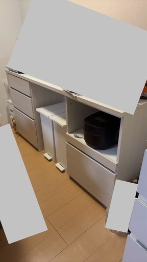 最終価格11/20
受付終了！食器棚　カップボード(ゴミ箱、炊飯器は 含みません)