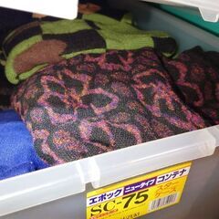 衣類大量の画像