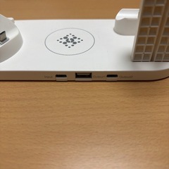 6 in 1 ワイアレス充電器の画像