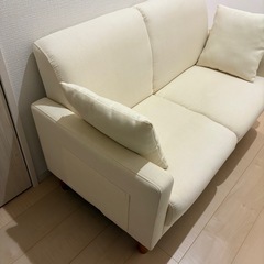 🛋【美品】2人掛けアイボリーソファ／使用1年8か月の画像