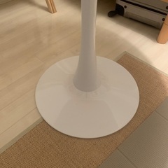 ホワイトダイニングテーブルの画像