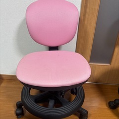 勉強椅子の画像