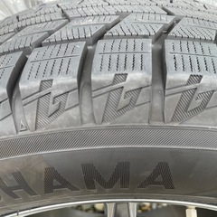 スタッドレスタイヤホイール付きの画像