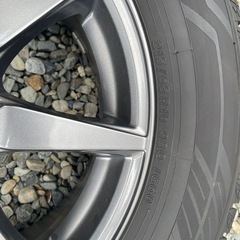 スタッドレスタイヤホイール付きの画像