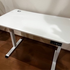 ※お譲り先決まりました。別売可/セットで低価格【デスク＋モニター＋アーム】まとめて引き取り歓迎の画像