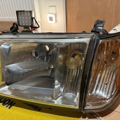 ランドクルーザー100 ランクル100 純正ヘッドライト　USコーナーマーカーの画像