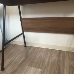 ダークブラウン　机の画像