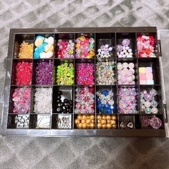 ビーズ チャーム他 ハンドメイド パーツセットの画像