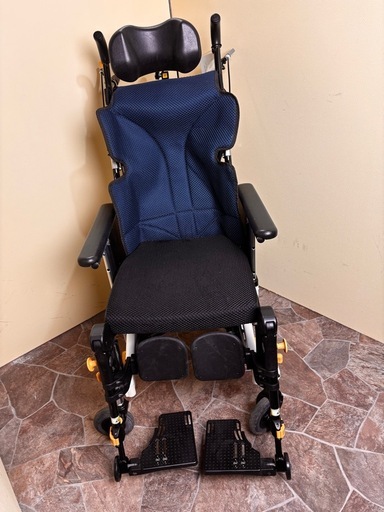 お買い得‼️
ティルト・リクライニングタイプ　No.110