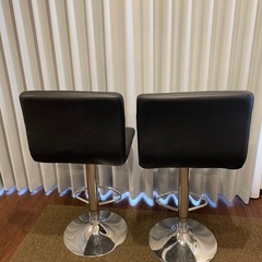 ハイチェア2脚の画像