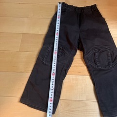 【おまけ】キムラタン黒の長ズボン 90cm 膝パッチ付きの画像