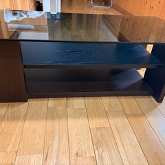ガラステーブルの画像