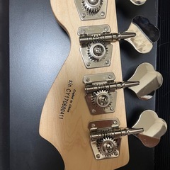 Squire by fender Affinity series ジャズベースの画像