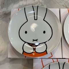 ミッフィーお皿3枚の画像