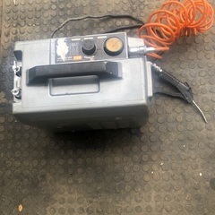 実働　MAX  小型軽量ポータブル　防音エアーコンプレッサー　エアーホース付き　の画像