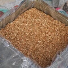 ２０２４年もの 国産100％広葉樹おが粉オガ粉　一斗缶入りの画像