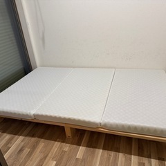 ベッドフレーム　マットレスセット　セミダブルサイズの画像