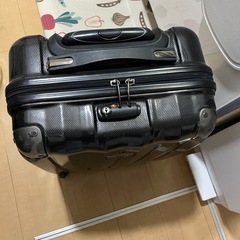 スーツケース　黒　機内持ち込み可能の画像