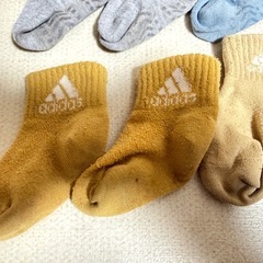 adidas 靴下 9-13cm用
の画像