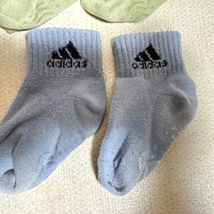 adidas 靴下 9-13cm用
の画像