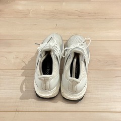 adidas ウルトラブーストの画像