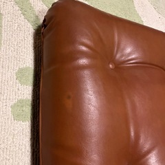 差し上げます。皮のクッション（座布団」）の画像