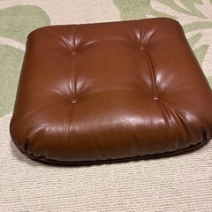 差し上げます。皮のクッション（座布団」）の画像