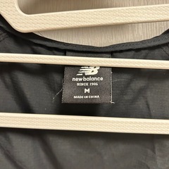 ニューバランス　new balance パーカー　黒　Mの画像