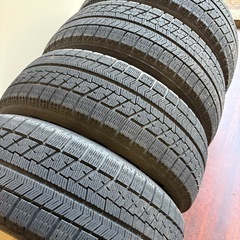 215/60/17冬VRXの画像