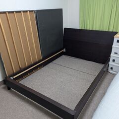 ニトリのダブルベッドフレームの画像