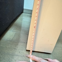 ホワイト ガラス ローテーブルーの画像