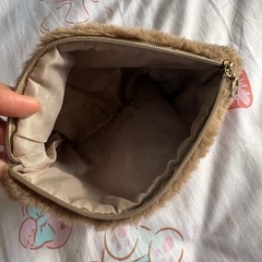 ふわふわポーチ　茶
の画像