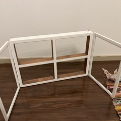 壁掛けインテリア窓枠の画像