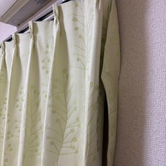 ニトリ　緑色　遮光カーテン 178cmの画像