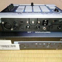 ZOOM  V3 ボイスチェンジャー　ボーカルプロセッサー ＆ ACアダプター　中古　送料が高いので取りにこれる方限定の画像